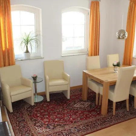 Mit Grosszuegiger Terrasse Und Blick In *